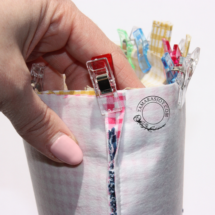 View of how to clip the edge of the bag